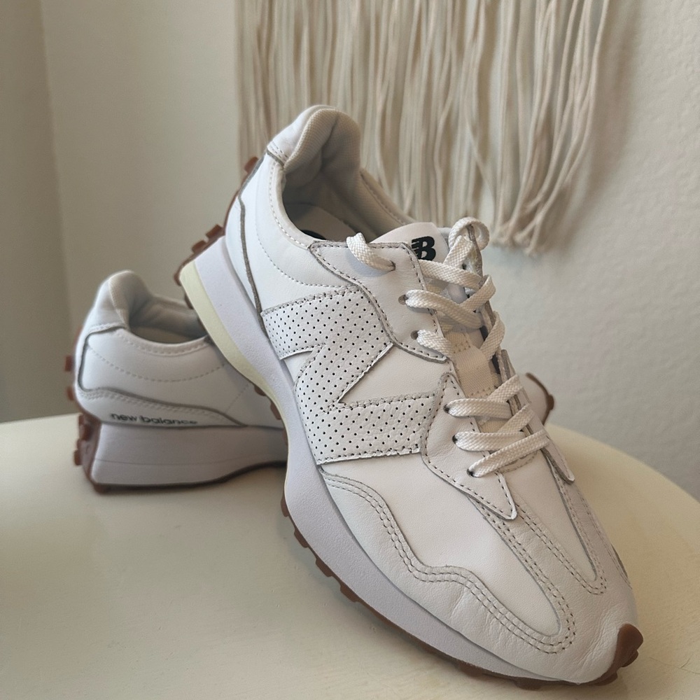 New Balance 327 Sea Salt and Gum Sneakers, 8.5 Women’s, EEEUC, white